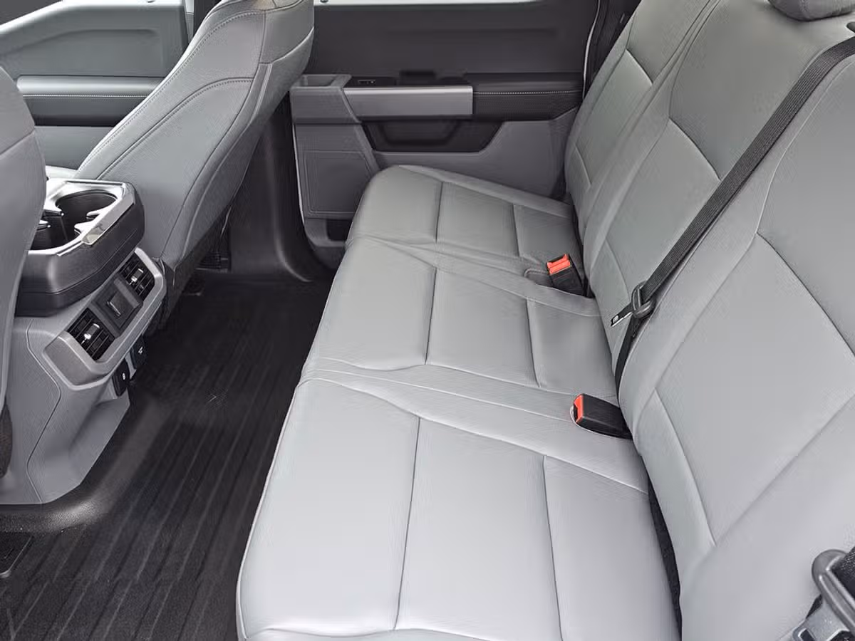2024 Ford F-150 Lightning Pro SuperCrew Image 18