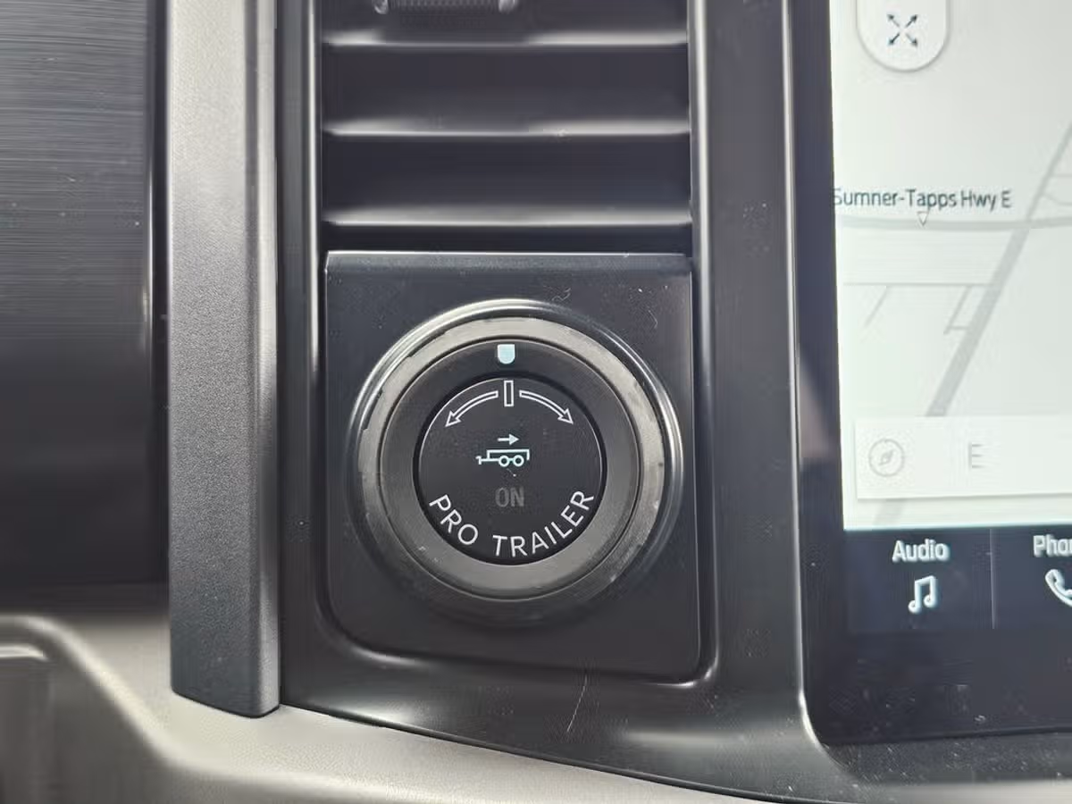 2024 Ford F-150 Lightning Pro SuperCrew Image 38