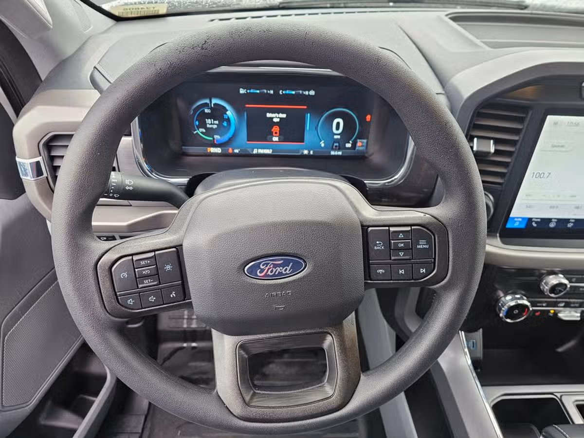 2024 Ford F-150 Lightning Pro SuperCrew Image 26