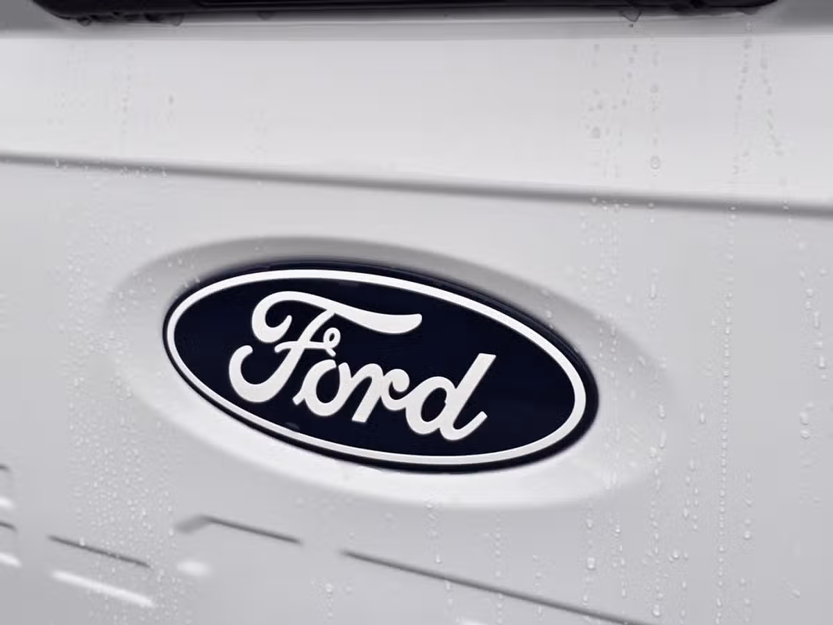 2024 Ford F-150 Lightning Pro SuperCrew Image 15