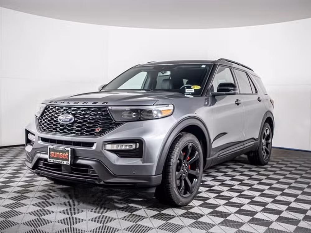 2023 Ford Explorer ST Image 9