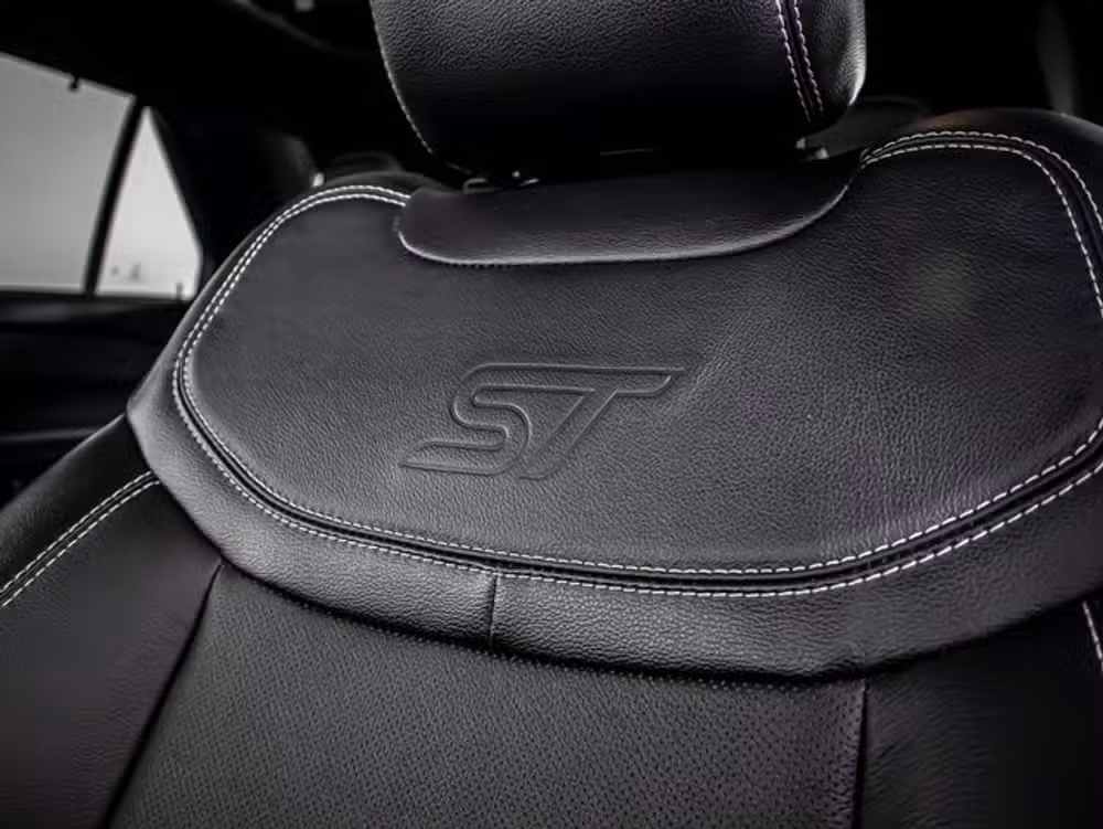 2023 Ford Explorer ST Image 17