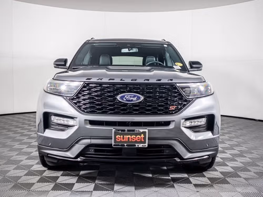 2023 Ford Explorer ST Image 10