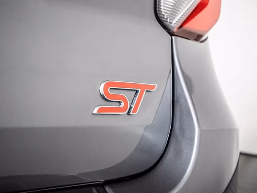 2023 Ford Explorer ST Image 13