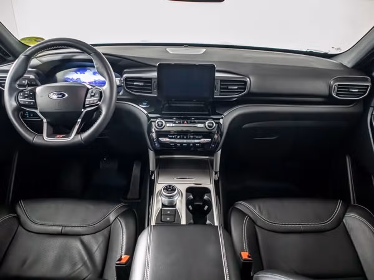 2023 Ford Explorer ST Image 5