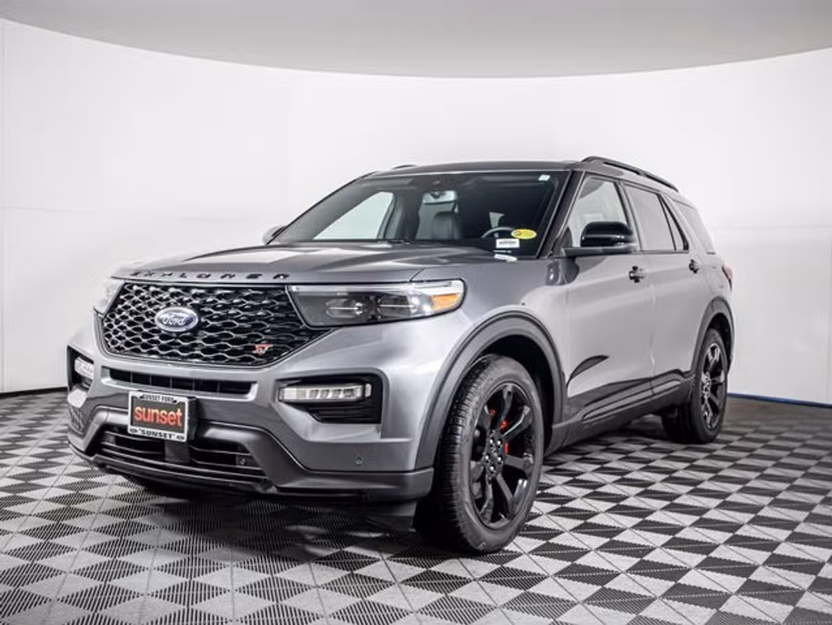 2023 Ford Explorer ST Image 9
