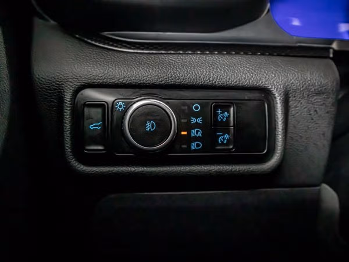 2023 Ford Explorer ST Image 32