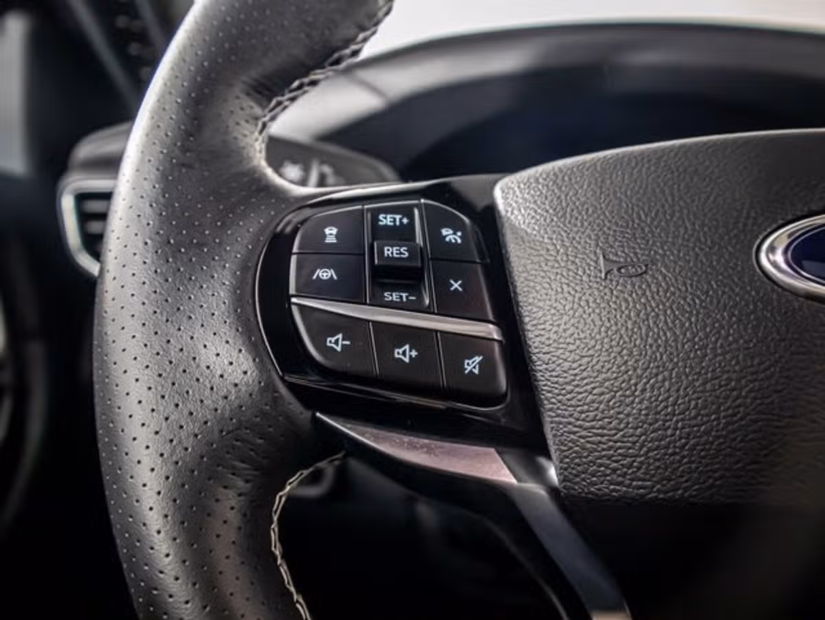 2023 Ford Explorer ST Image 23