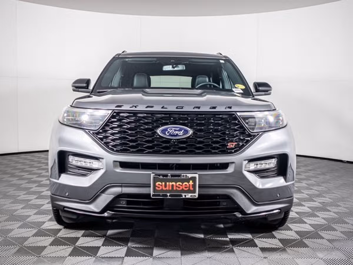 2023 Ford Explorer ST Image 10