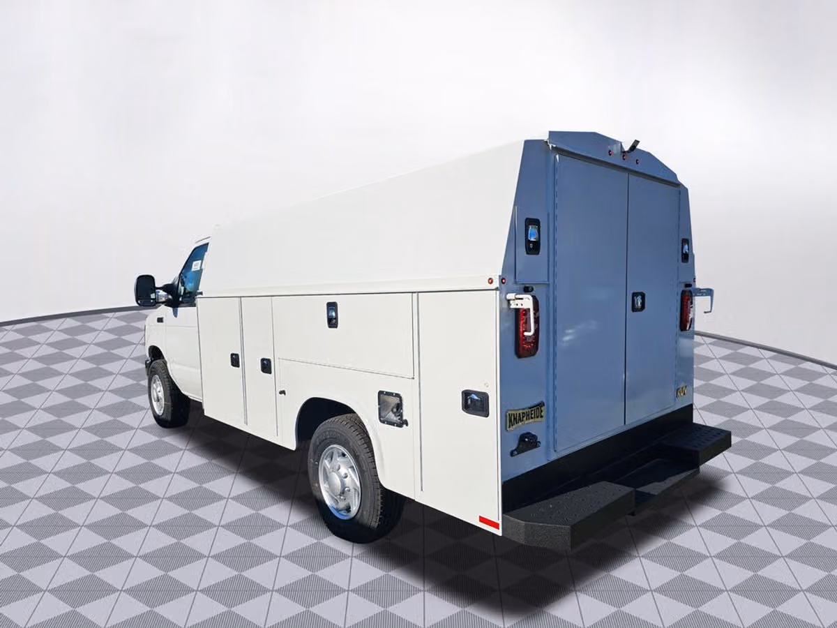 2025 Ford E-Series Base Commercial/Cutaway/Chassis Image 5