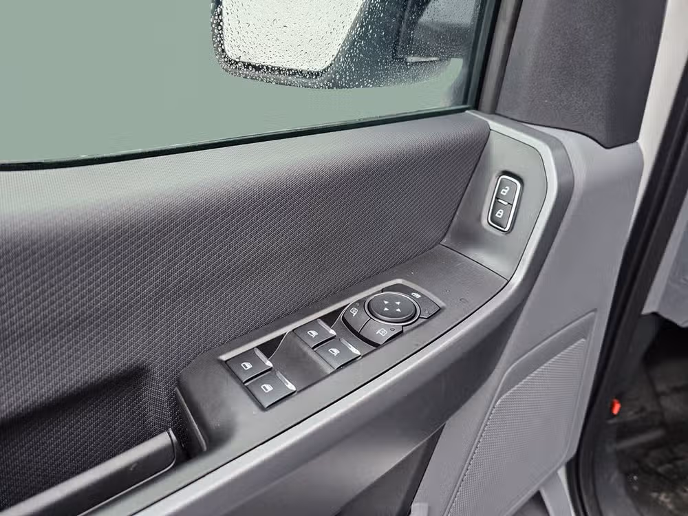 2024 Ford F-150 Lightning Pro SuperCrew Image 23