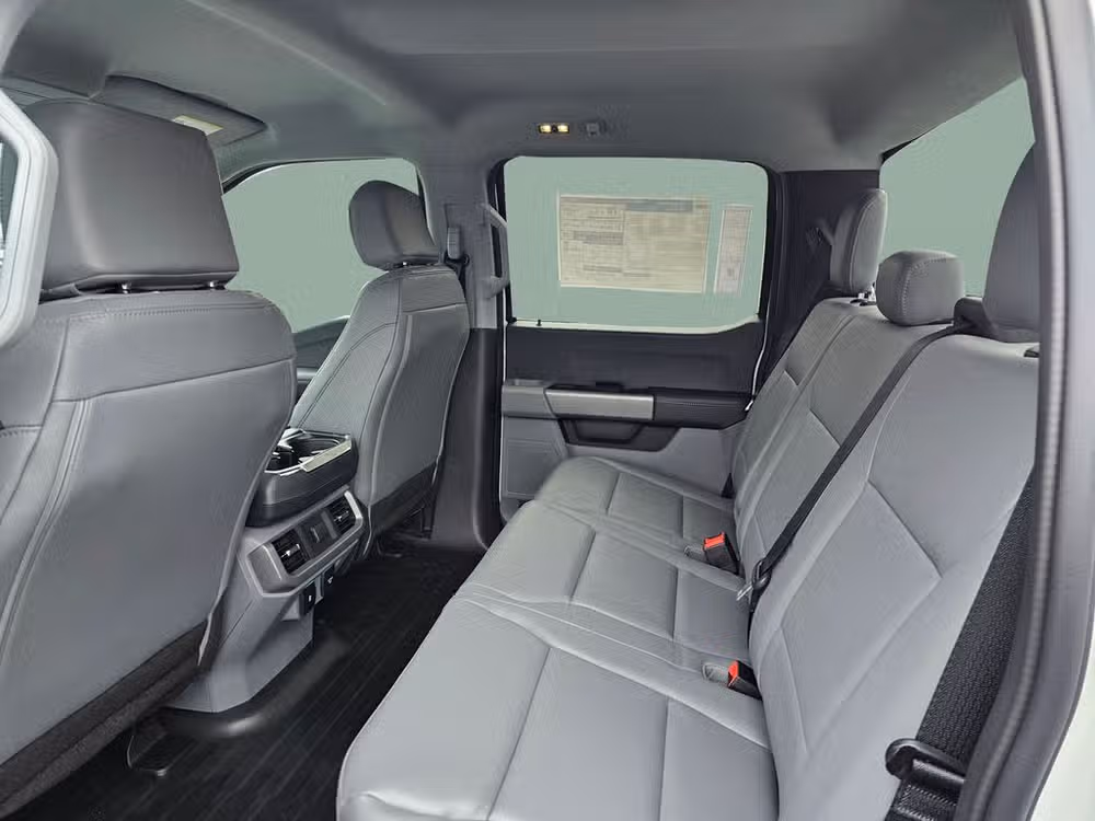 2024 Ford F-150 Lightning Pro SuperCrew Image 18