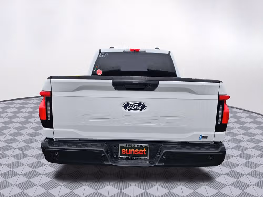 2024 Ford F-150 Lightning Pro SuperCrew Image 7