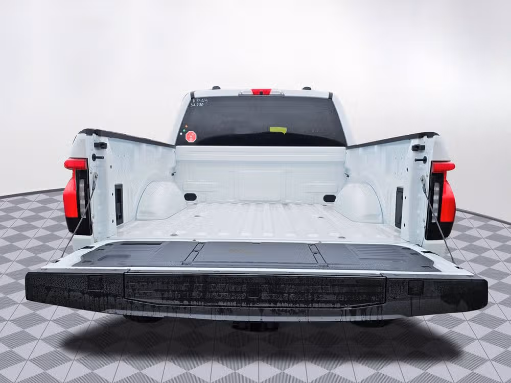 2024 Ford F-150 Lightning Pro SuperCrew Image 16