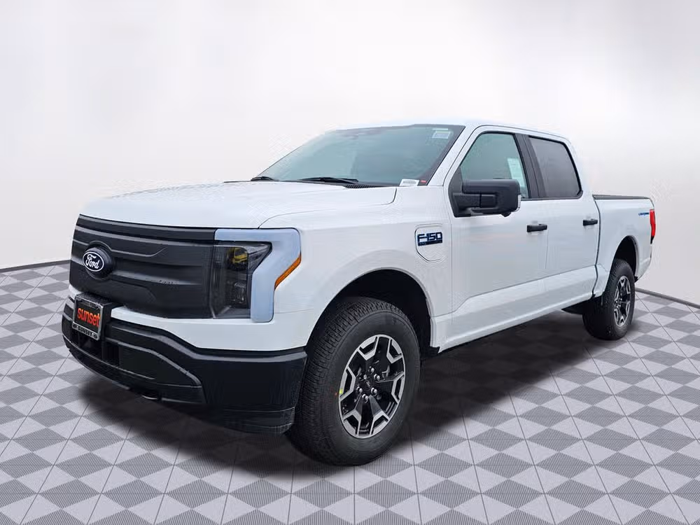 2024 Ford F-150 Lightning Pro SuperCrew Image 4