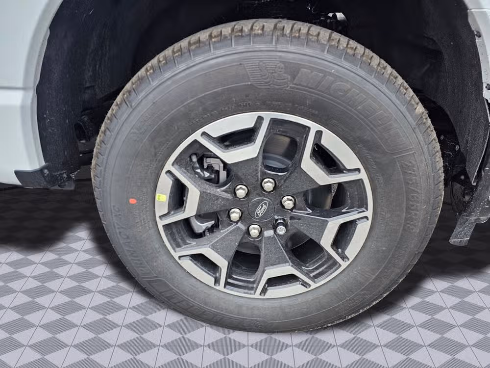 2024 Ford F-150 Lightning Pro SuperCrew Image 10