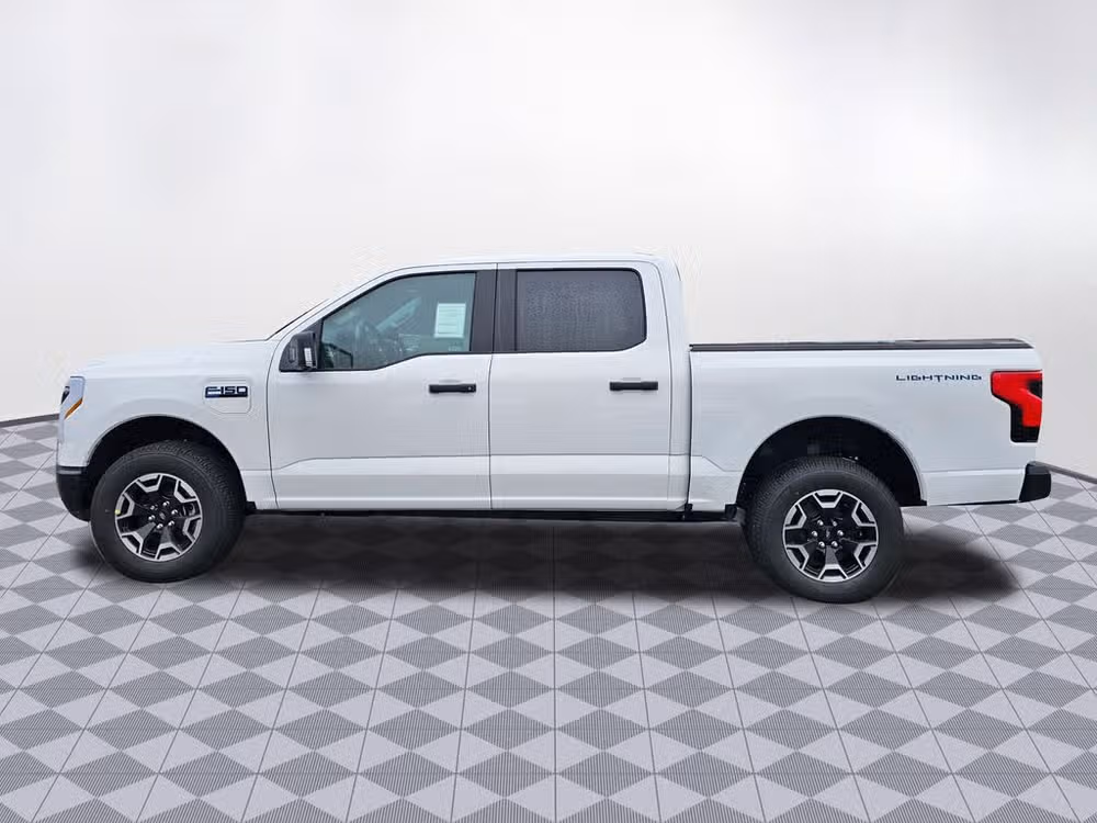 2024 Ford F-150 Lightning Pro SuperCrew Image 5
