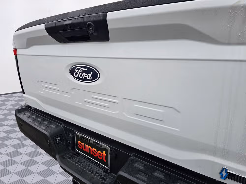 2024 Ford F-150 Lightning Pro SuperCrew Image 14
