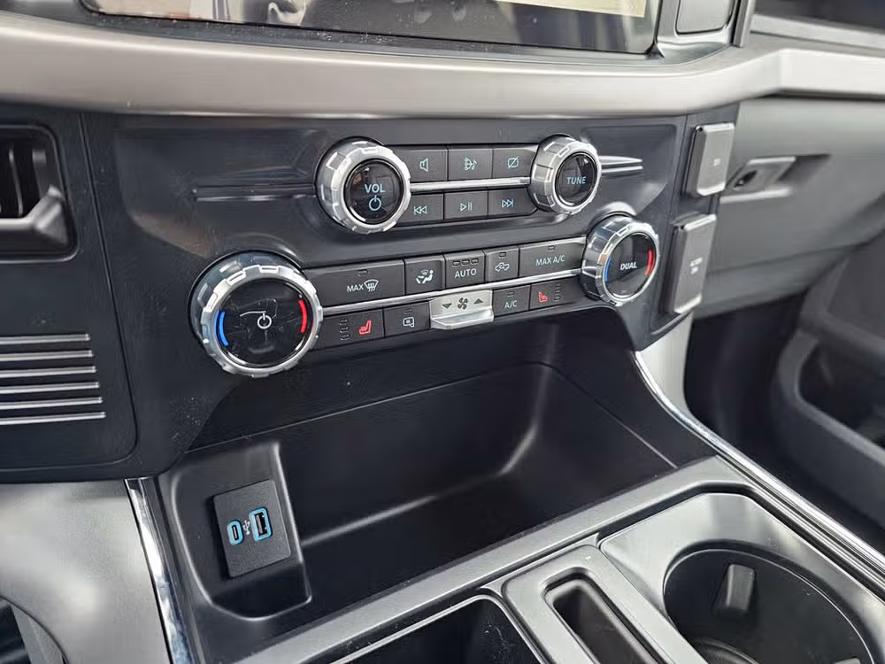2024 Ford F-150 Lightning Pro SuperCrew Image 32