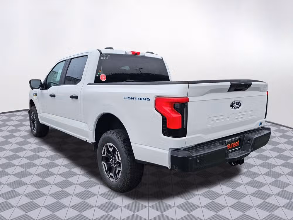 2024 Ford F-150 Lightning Pro SuperCrew Image 6
