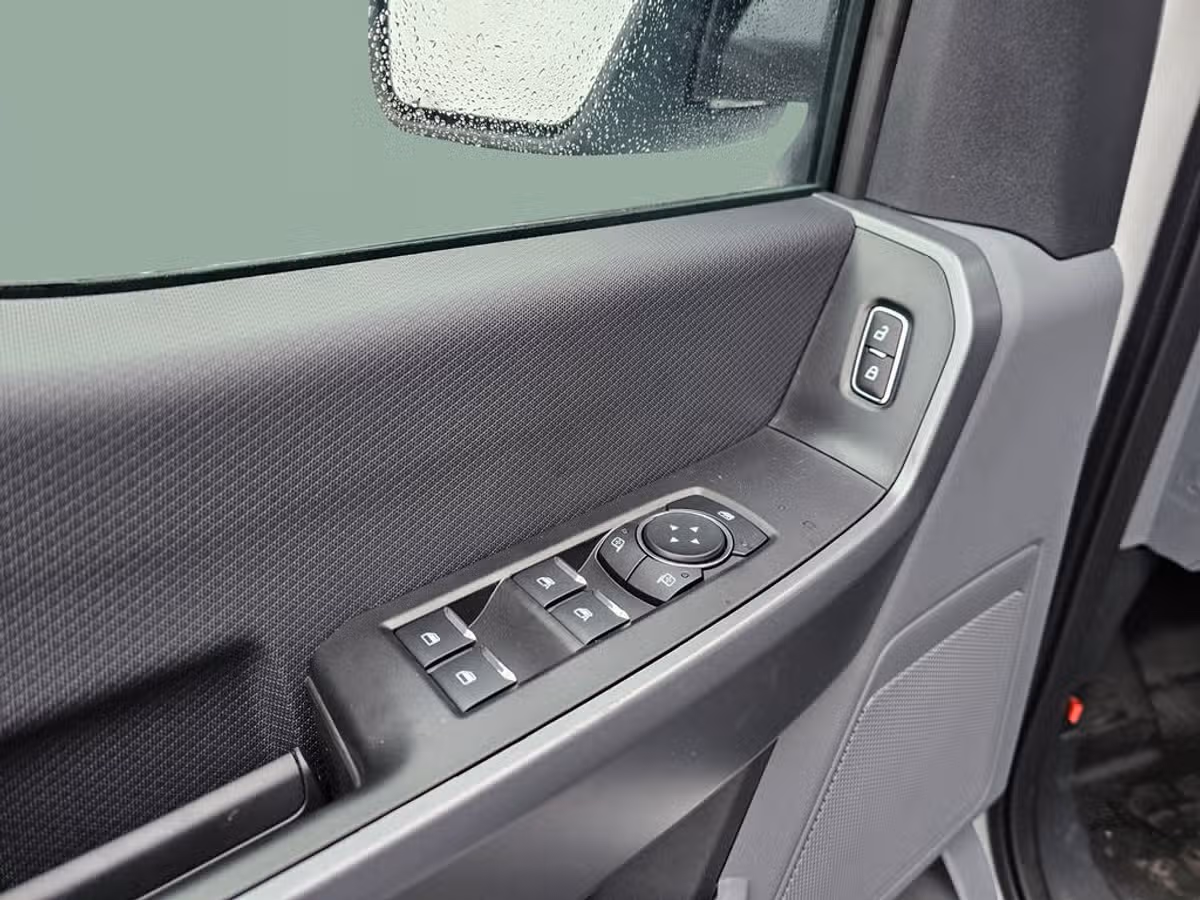 2024 Ford F-150 Lightning Pro SuperCrew Image 23