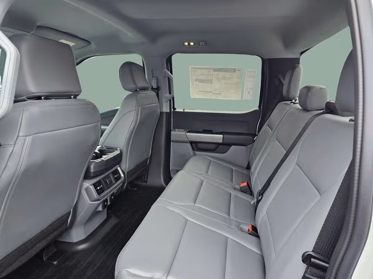 2024 Ford F-150 Lightning Pro SuperCrew Image 18