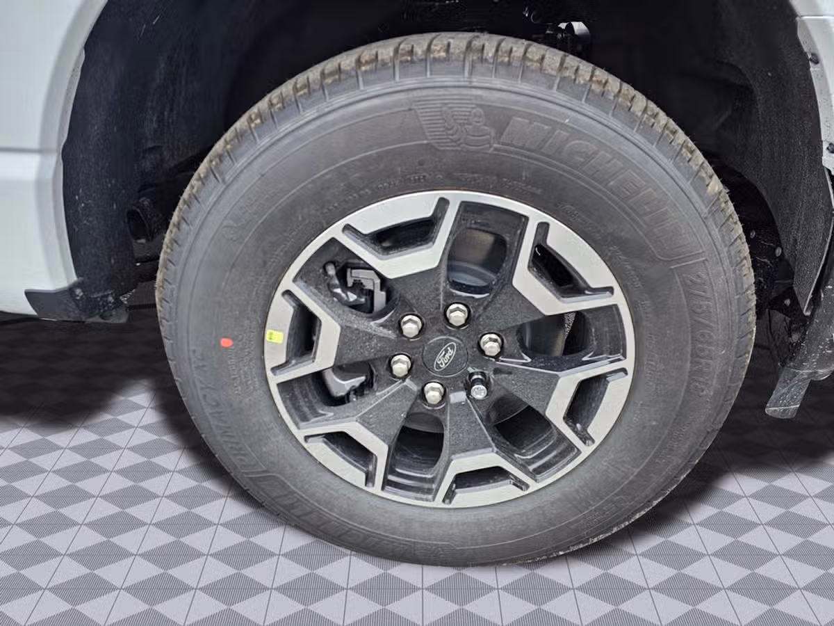 2024 Ford F-150 Lightning Pro SuperCrew Image 10
