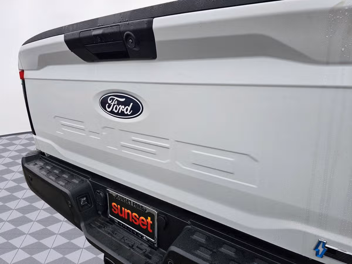 2024 Ford F-150 Lightning Pro SuperCrew Image 14