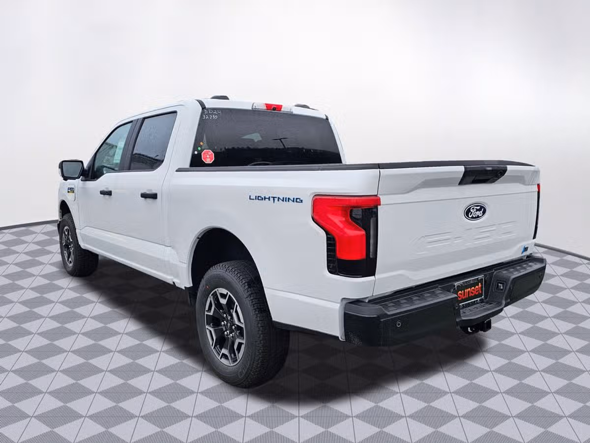 2024 Ford F-150 Lightning Pro SuperCrew Image 6