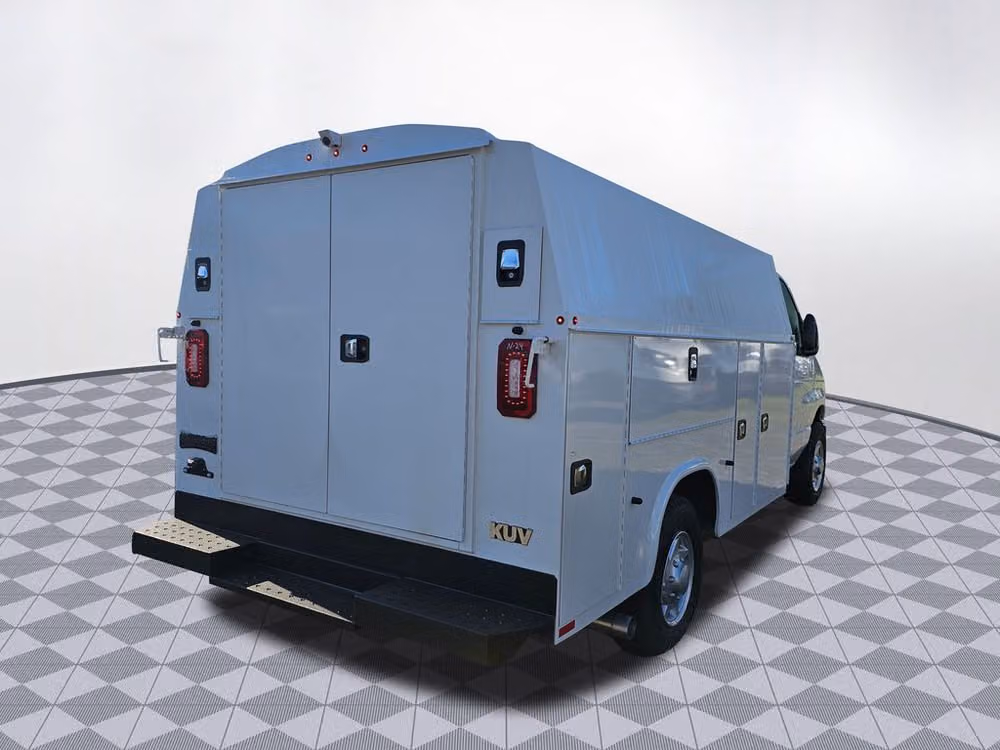2025 Ford E-Series Base Commercial/Cutaway/Chassis Image 7