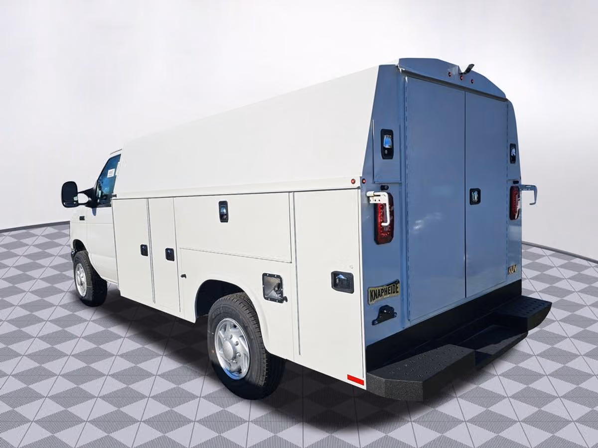 2025 Ford E-Series Base Commercial/Cutaway/Chassis Image 5