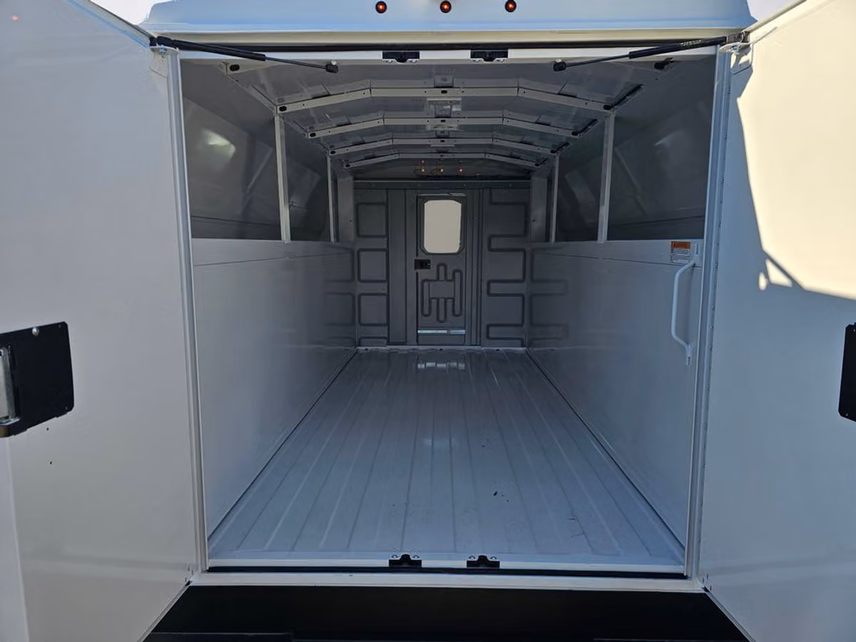 2025 Ford E-Series Base Commercial/Cutaway/Chassis Image 19