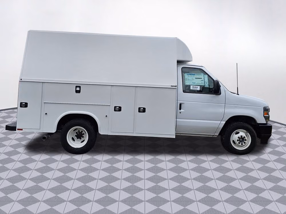 2024 Ford E-Series Base Commercial/Cutaway/Chassis Image 8
