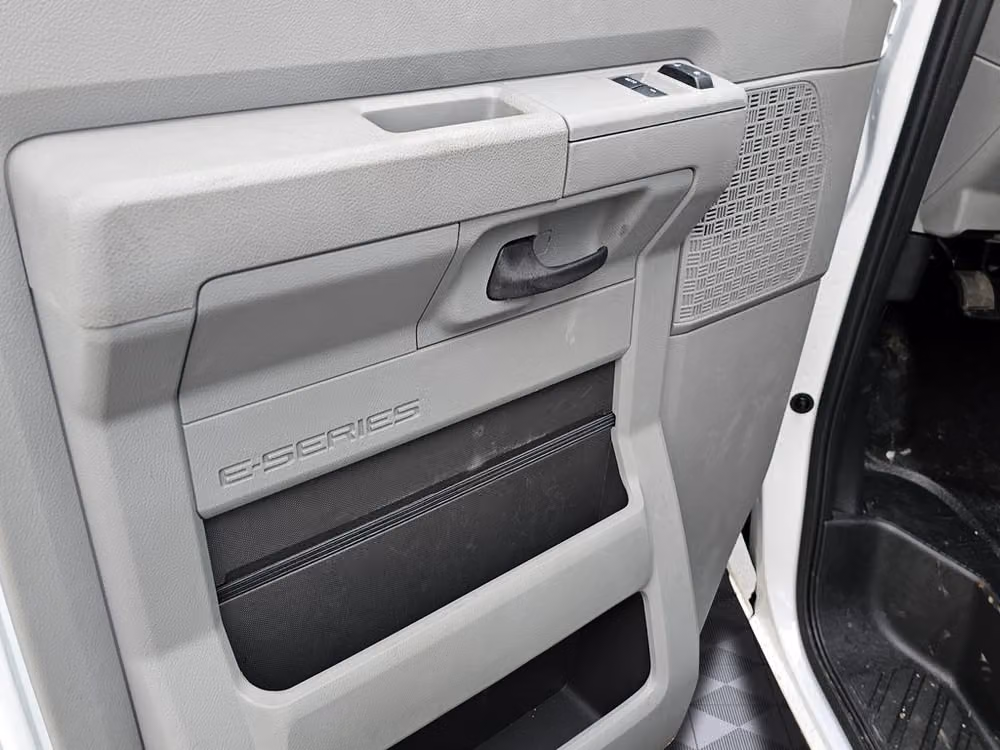 2024 Ford E-Series Base Commercial/Cutaway/Chassis Image 26