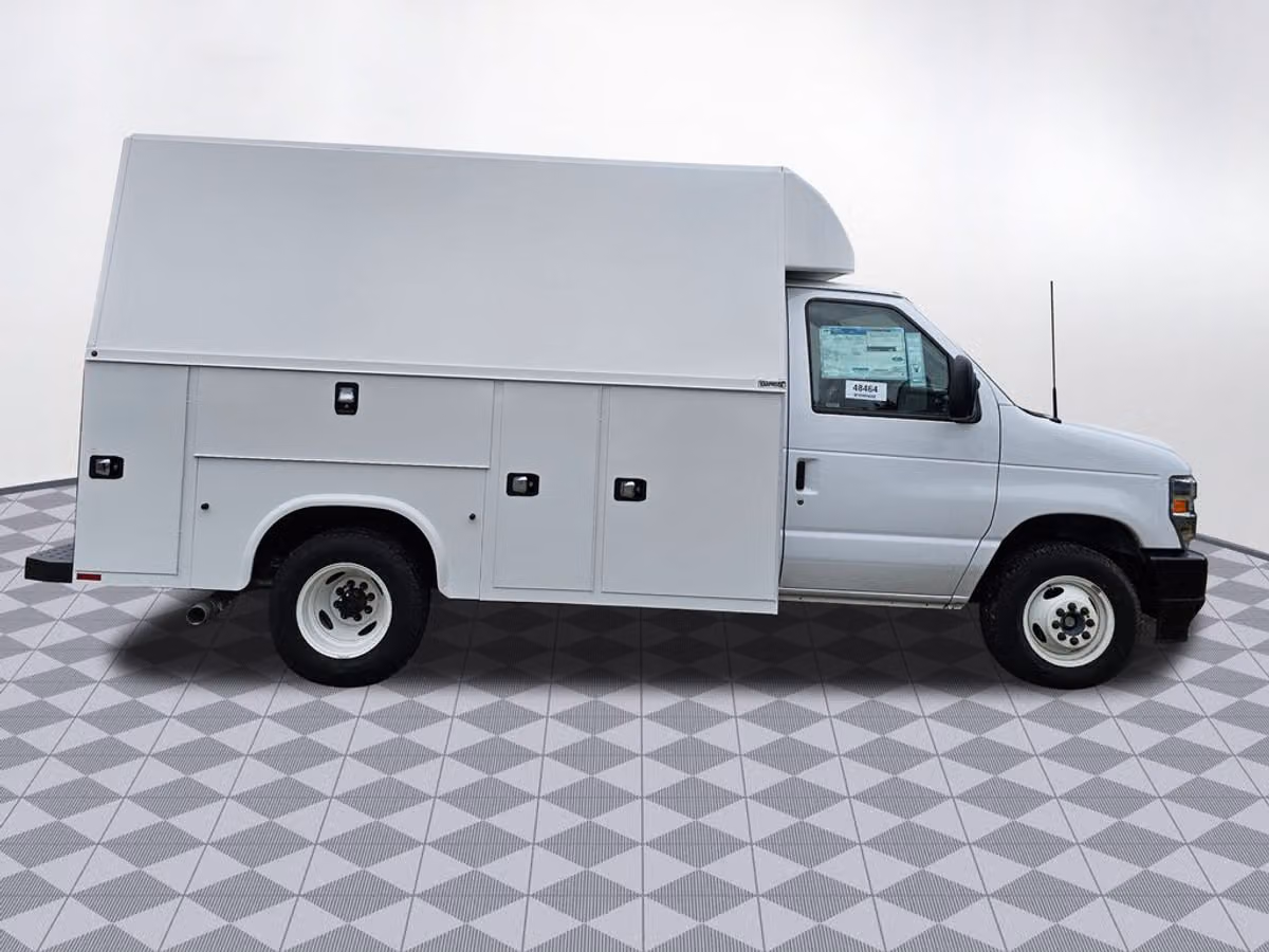 2024 Ford E-Series Base Commercial/Cutaway/Chassis Image 8