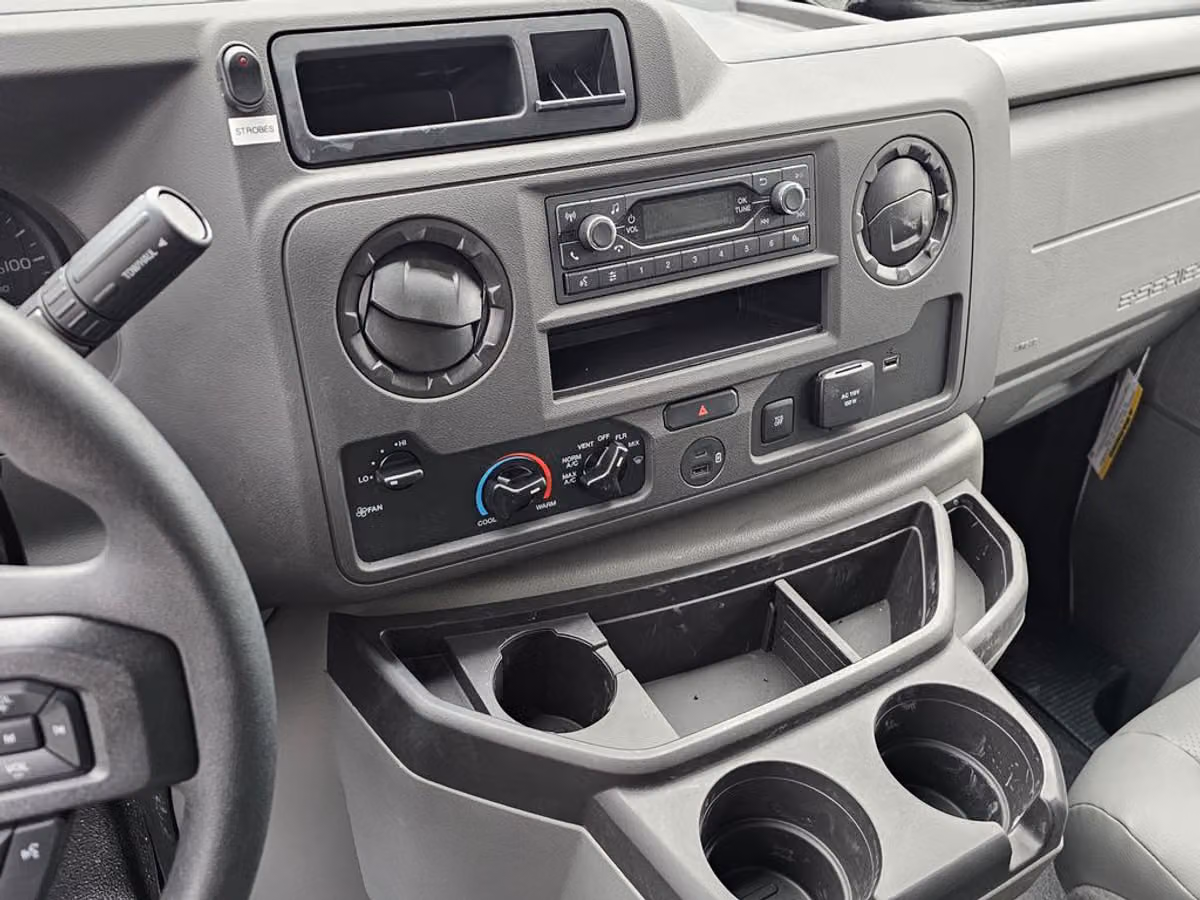 2024 Ford E-Series Base Commercial/Cutaway/Chassis Image 31
