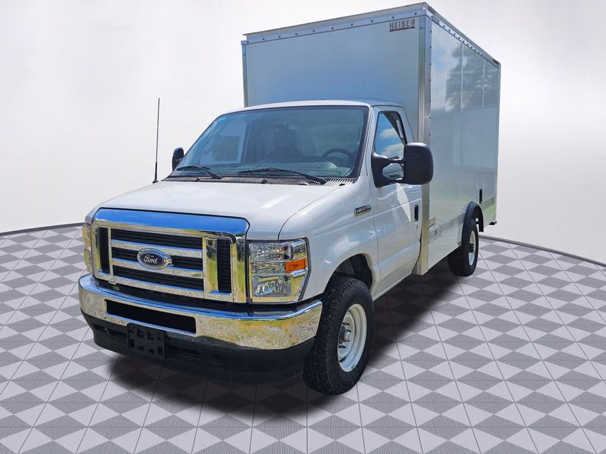 2026 Ford E-Series Base Commercial/Cutaway/Chassis Image 3