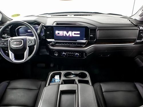 2023 GMC Sierra 1500 SLT Crew Cab Lower Image 3