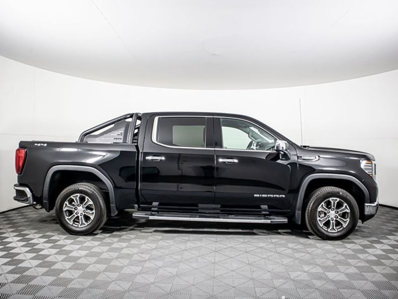 2023 GMC Sierra 1500 SLT Crew Cab Upper Image 2
