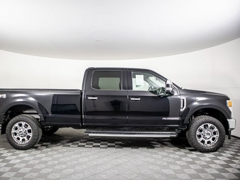 2020 Ford F-350 Super Duty Lariat Crew Cab Upper Image 2
