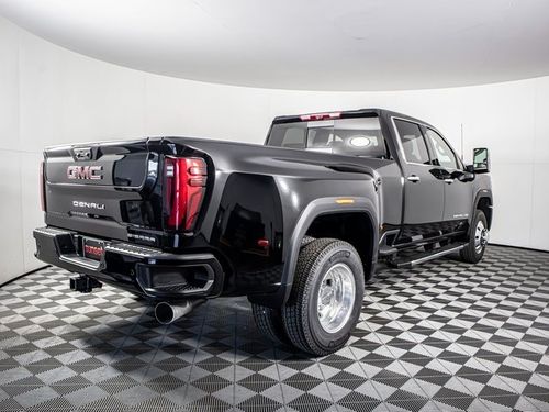 2025 GMC Sierra 3500HD Denali Crew Cab Lower Image 1