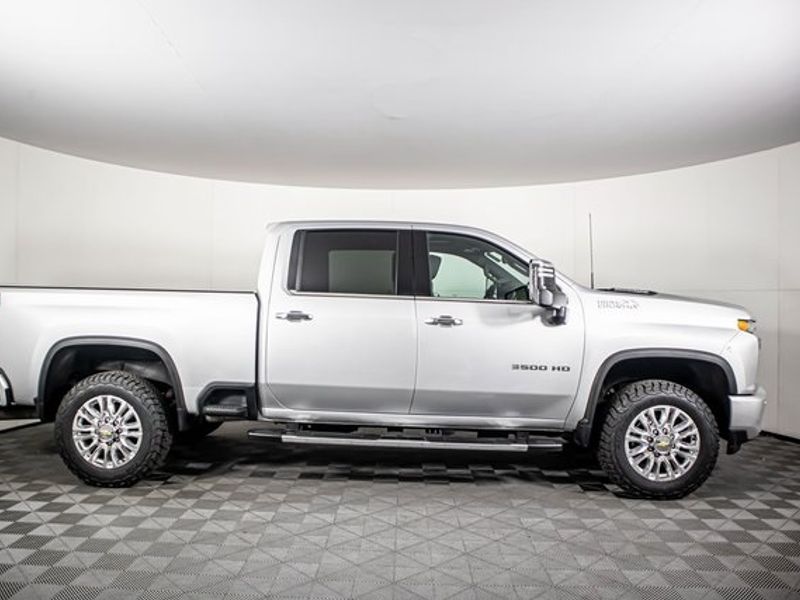 2023 Chevrolet Silverado 3500HD High Country Crew Cab Upper Image 2