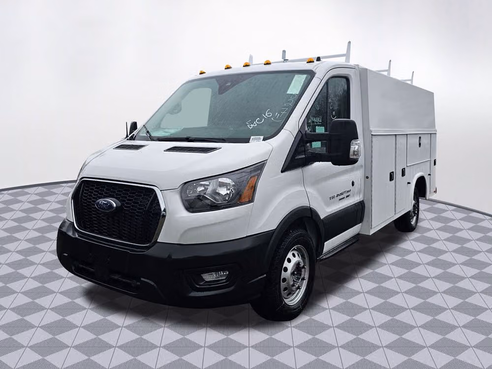 2024 Ford Transit Base Commercial/Cutaway/Chassis Image 3