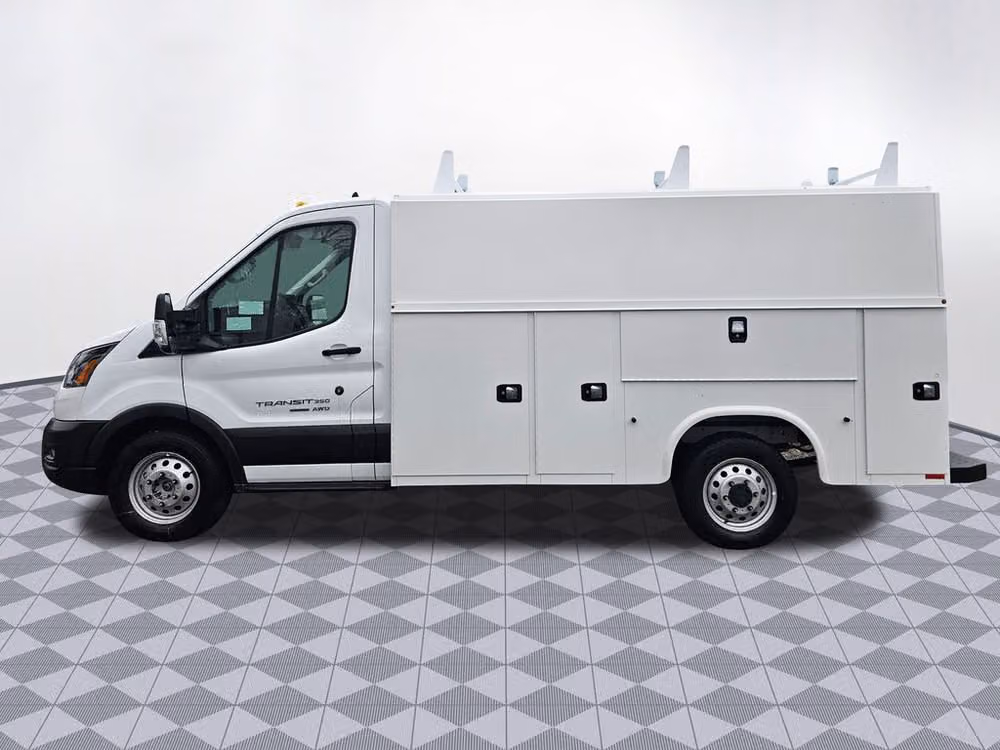 2024 Ford Transit Base Commercial/Cutaway/Chassis Image 4