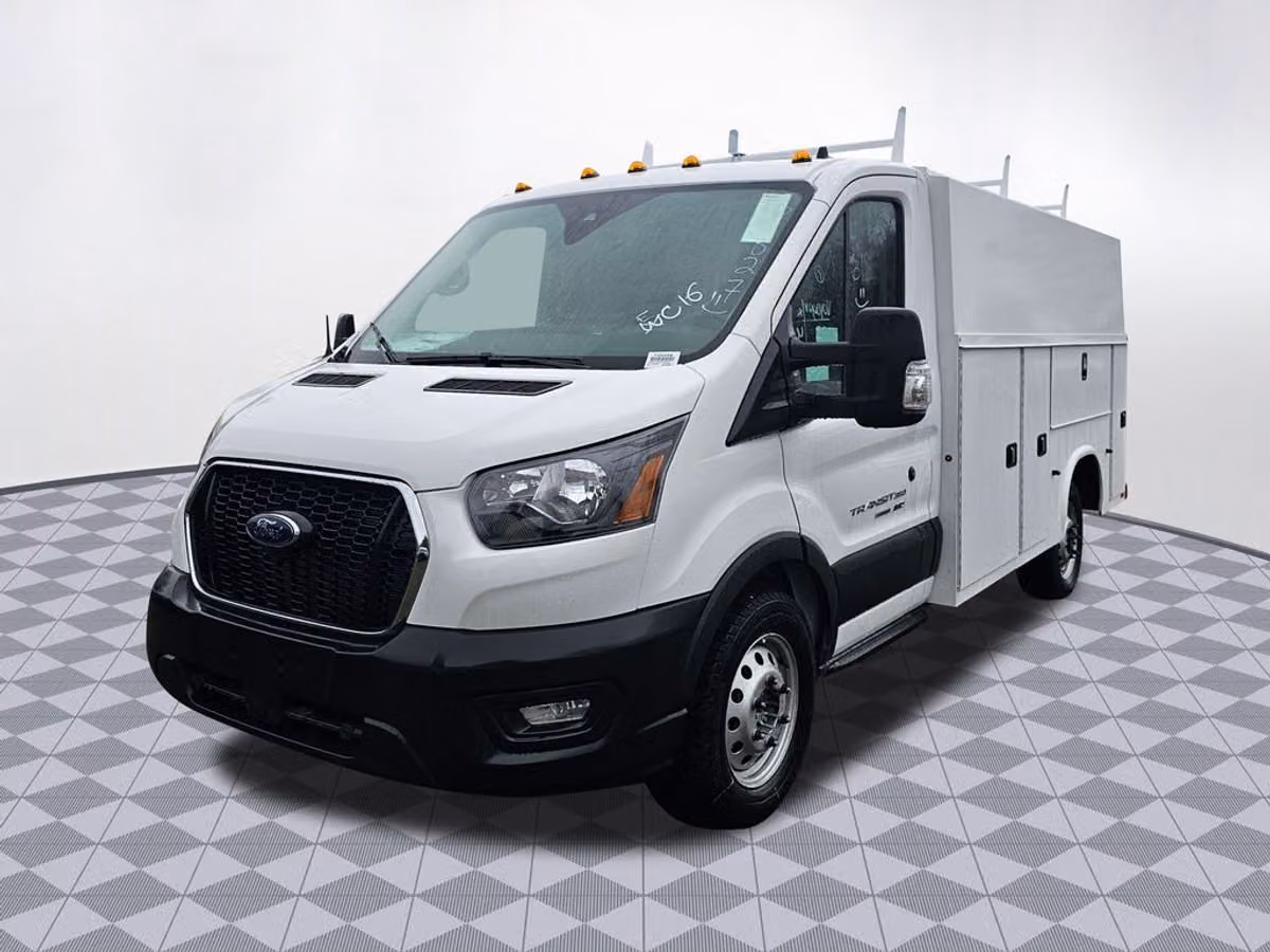 2024 Ford Transit Base Commercial/Cutaway/Chassis Image 3