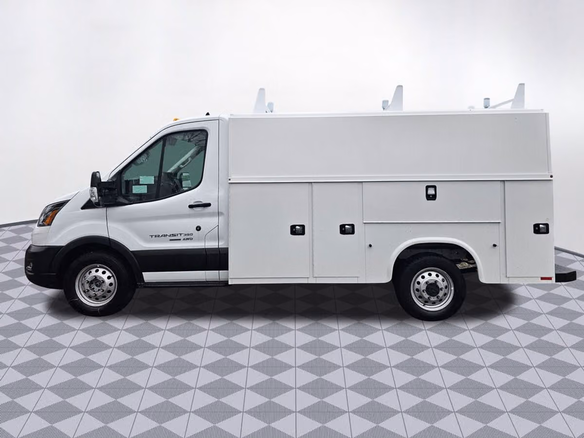2024 Ford Transit Base Commercial/Cutaway/Chassis Image 4