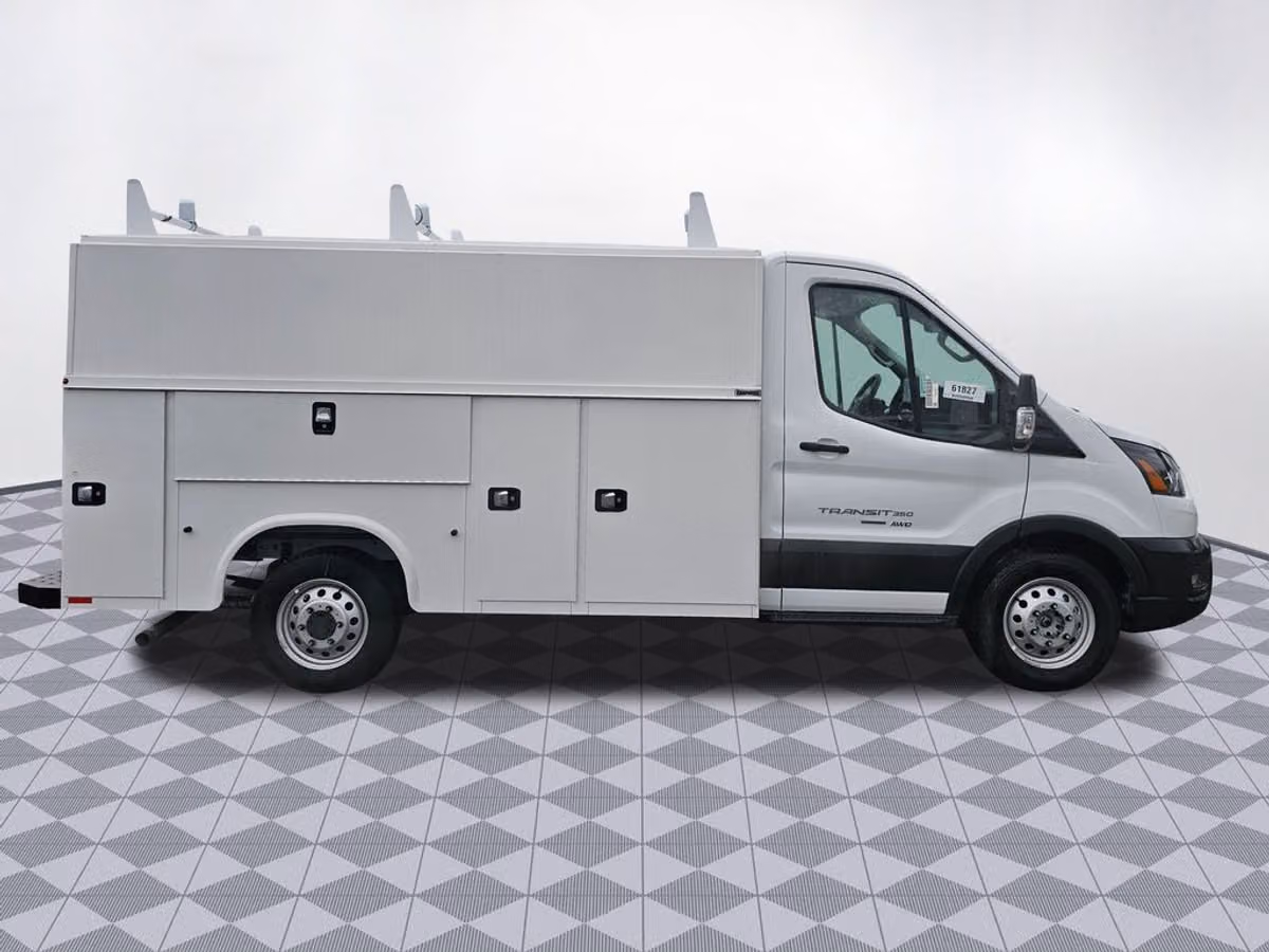2024 Ford Transit Base Commercial/Cutaway/Chassis Image 8