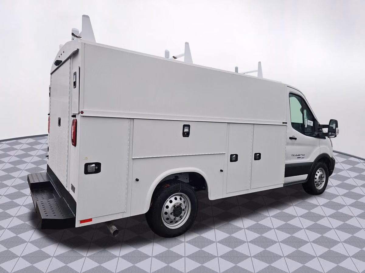 2024 Ford Transit Base Commercial/Cutaway/Chassis Image 7