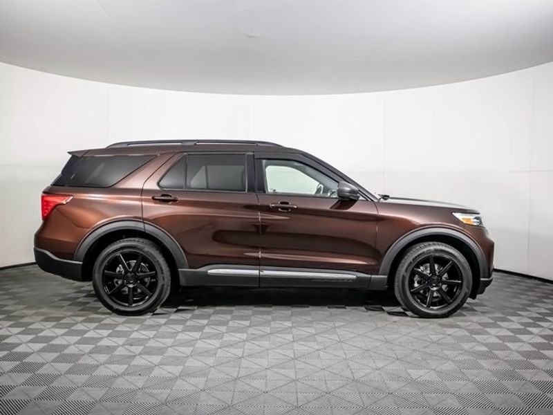 2020 Ford Explorer XLT Upper Image 2