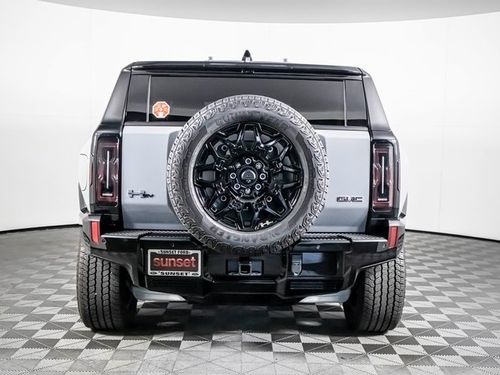 2025 GMC HUMMER EV 2X Lower Image 3